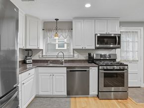 8 Ryan Pl, Swampscott MA 01907
