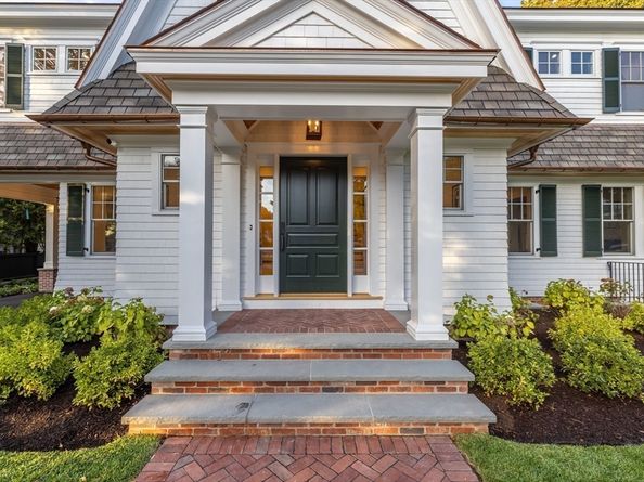 887 Commonwealth Avenue, Newton MA 02459