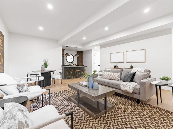 887 Commonwealth Avenue, Newton MA 02459