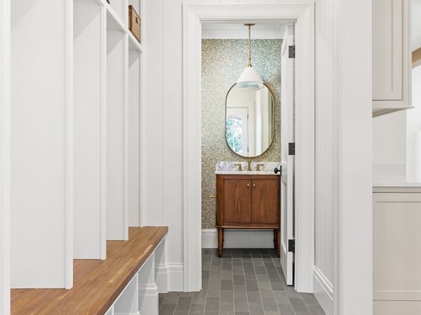 887 Commonwealth Avenue, Newton MA 02459