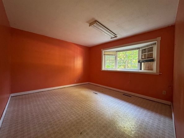 132 Kilbourn Rd, Lancaster MA 01523