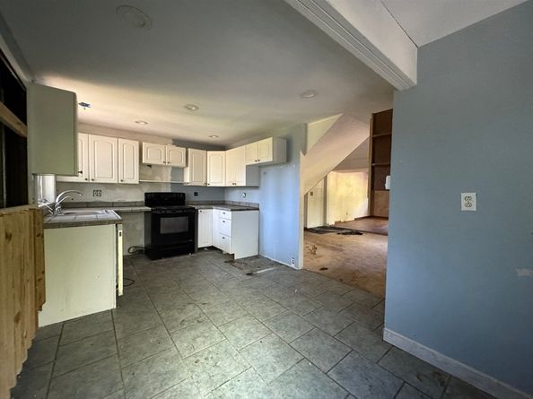 132 Kilbourn Rd, Lancaster MA 01523