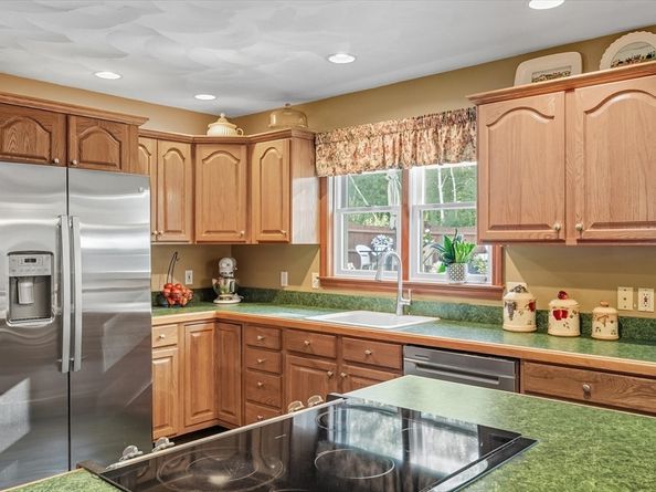 325 Den Quarry Road, Lynn MA 01904