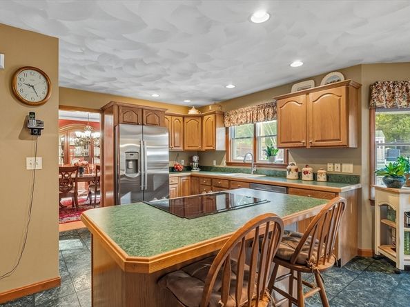 325 Den Quarry Road, Lynn MA 01904