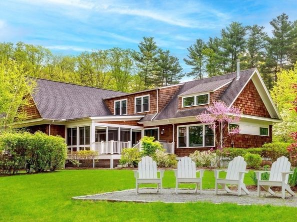 37 Cottage Cir 37, Dedham MA 02026