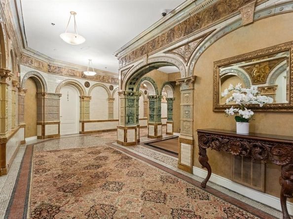4 Charlesgate East 404, Boston MA 02215