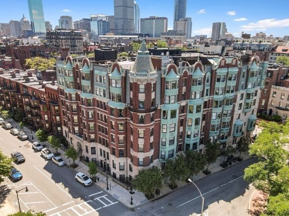 4 Charlesgate East 404, Boston MA 02215