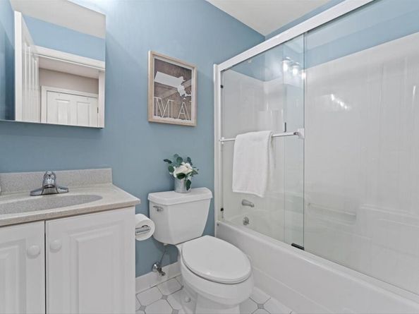 4 Charlesgate East 404, Boston MA 02215
