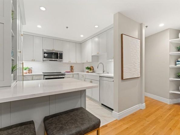 4 Charlesgate East 404, Boston MA 02215