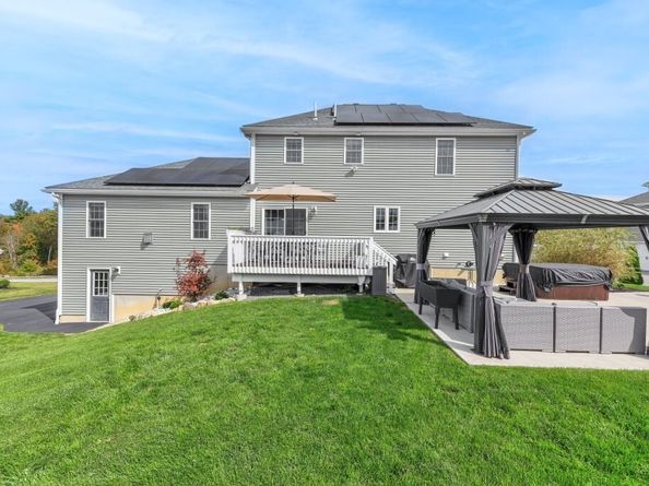51 Woodside Avenue, Rutland MA 01543