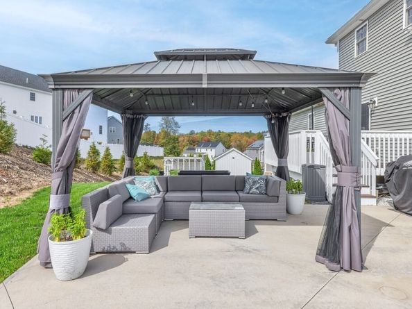 51 Woodside Avenue, Rutland MA 01543