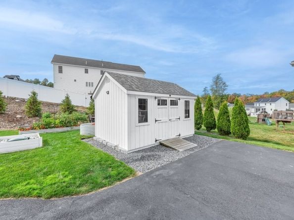 51 Woodside Avenue, Rutland MA 01543