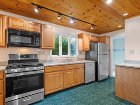 5 Emery Ct, Stoneham MA 02180