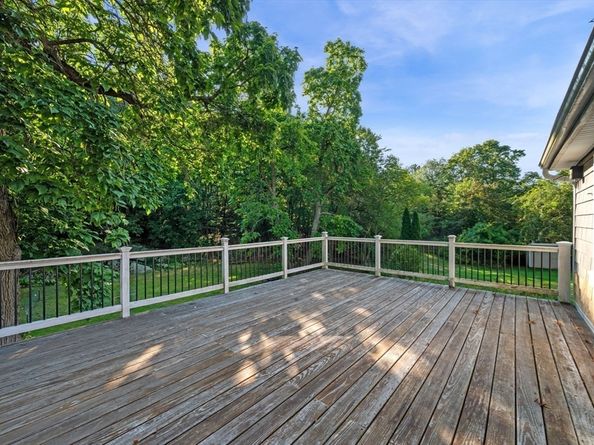 5 Emery Ct, Stoneham MA 02180