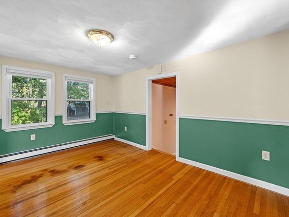 5 Emery Ct, Stoneham MA 02180