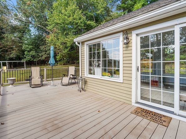1 Jonathans Way, Upton MA 01568