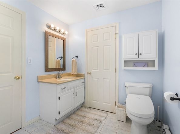 1 Jonathans Way, Upton MA 01568