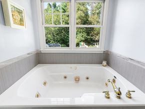 1 Jonathans Way, Upton MA 01568