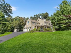 1 Jonathans Way, Upton MA 01568