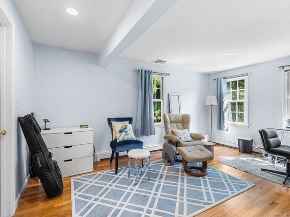 1 Jonathans Way, Upton MA 01568