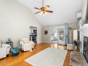 1 Jonathans Way, Upton MA 01568