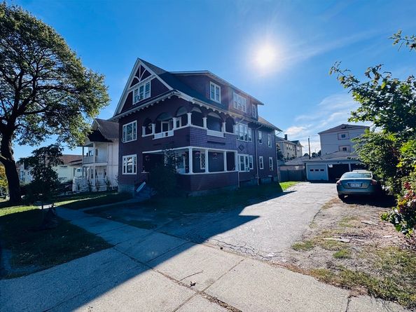 23 Woodford St, Worcester MA 01604