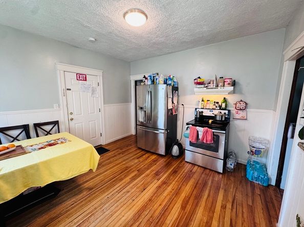 23 Woodford St, Worcester MA 01604