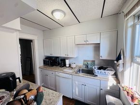 23 Woodford St, Worcester MA 01604