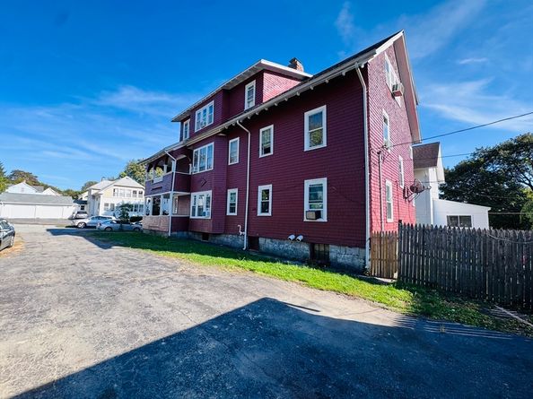23 Woodford St, Worcester MA 01604