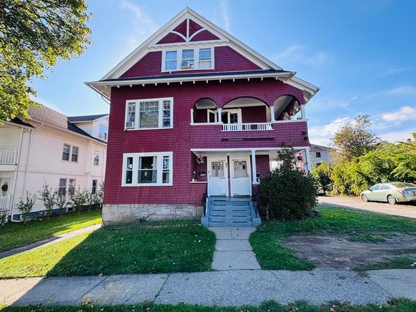 23 Woodford St, Worcester MA 01604