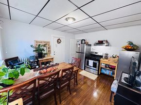 23 Woodford St, Worcester MA 01604