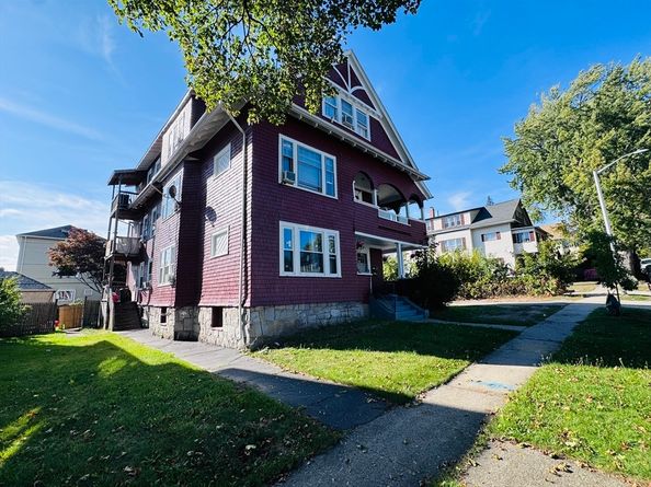 23 Woodford St, Worcester MA 01604