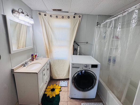 23 Woodford St, Worcester MA 01604