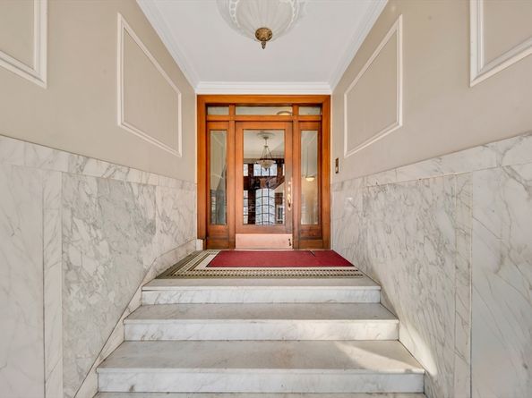 2021 Commonwealth Ave B, Boston MA 02135