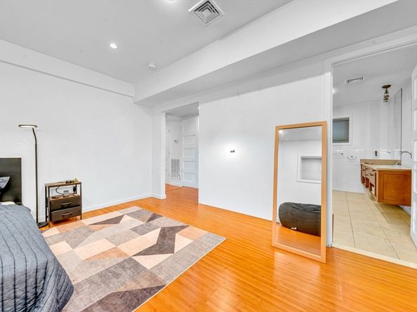 2021 Commonwealth Ave B, Boston MA 02135