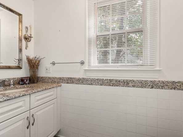 208 South St, Brookline MA 02467