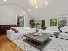 208 South St, Brookline MA 02467