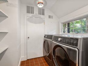 208 South St, Brookline MA 02467