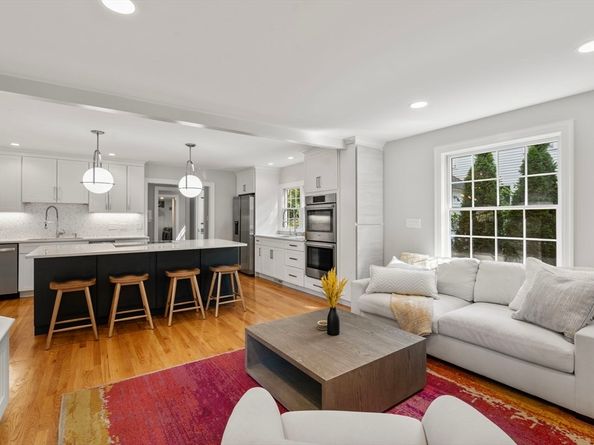 208 South St, Brookline MA 02467
