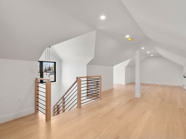 180 Hunnewell Ave 180, Newton MA 02458