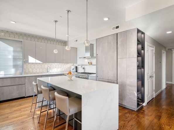 928 E Broadway 9, Boston MA 02127