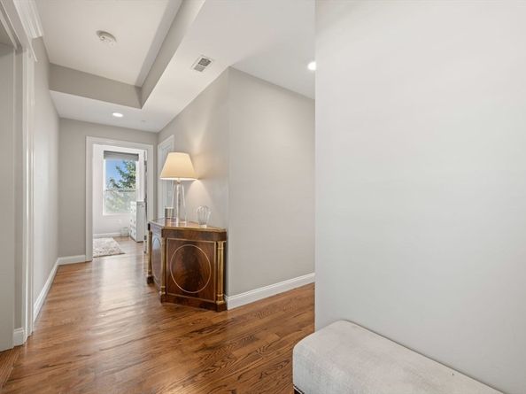 928 E Broadway 9, Boston MA 02127