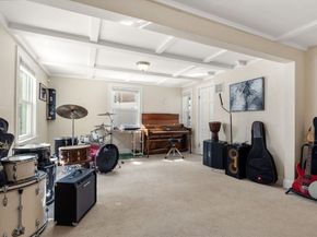 40 Humphreys St, Boston MA 02125