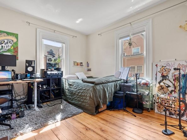 40 Humphreys St, Boston MA 02125