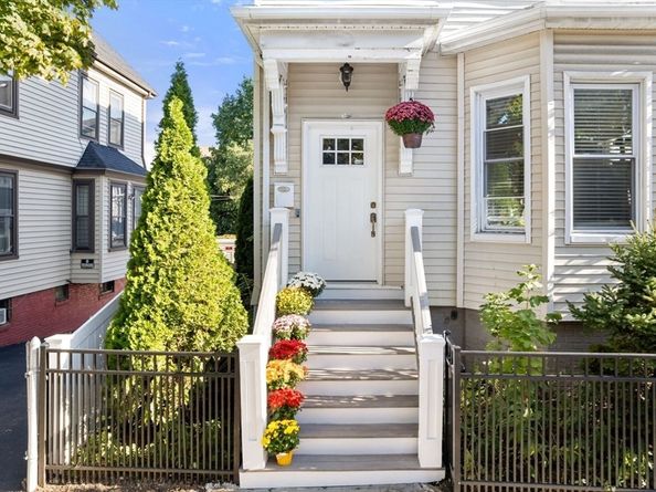 40 Humphreys St, Boston MA 02125