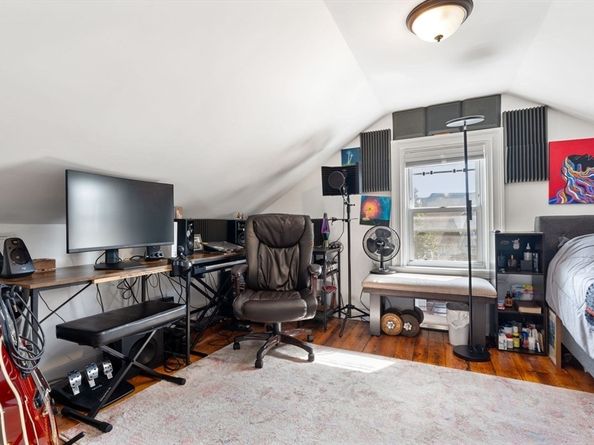40 Humphreys St, Boston MA 02125