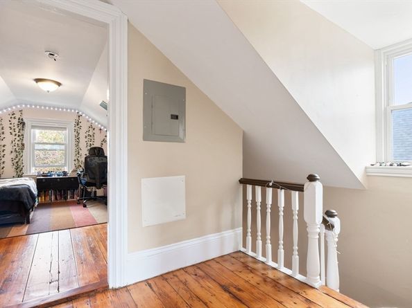 40 Humphreys St, Boston MA 02125