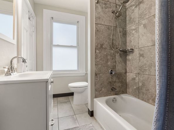 40 Humphreys St, Boston MA 02125