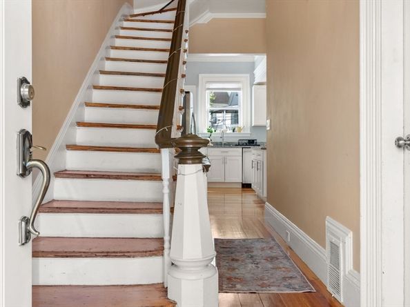 40 Humphreys St, Boston MA 02125
