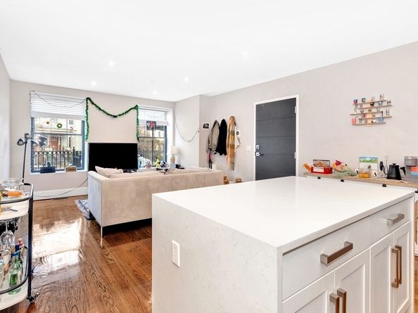 27 Dudley St, Boston MA 02119